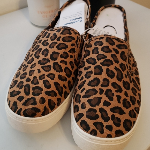 SOLD | Old Navy Canvas Slip-On Sneakers for Women - Picture 7 of 8